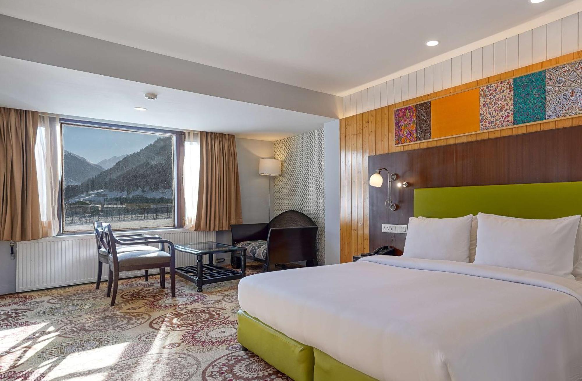 Country Inn Suites By Radisson Sonāmarg Exteriör bild